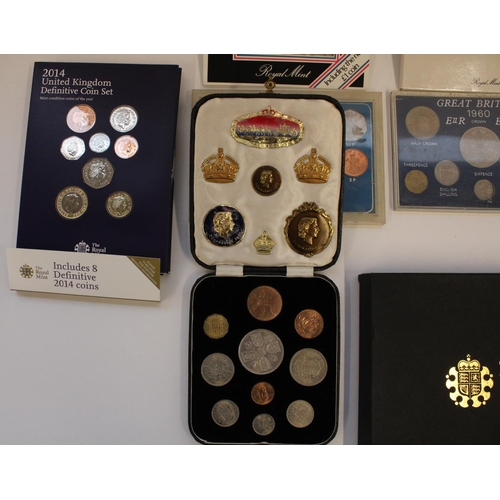 613 - Collection of UK date set coin collections to inc. Royal Mint 2014 Definitive, 2008 UK proof, 4th ci... 