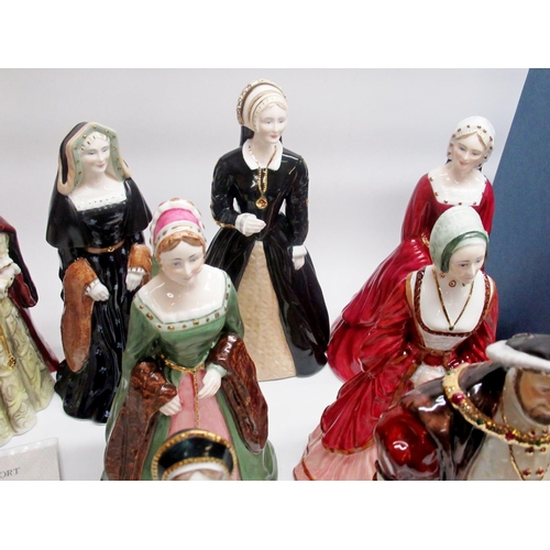 196 - Royal Doulton Queen Elizabeth I HN 3099 No.3664 of 5000 with certificate, Royal Doulton Mary Queen o... 