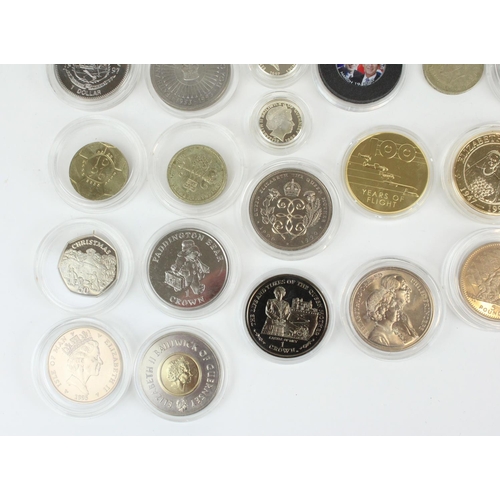 639 - Large selection of collectable coins to include commemorative crowns, medallions etc (qty)