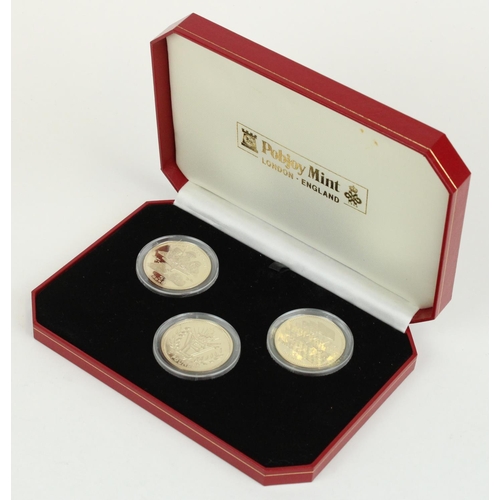 646 - Set of three Pobjoy Mint Gibraltar 1994 WWII commemorative crowns, all encapsulated in original box