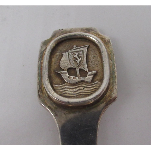 62 - Mid Century Irish Hallmarked Sterling silver caddy spoon with ship detail to handle, Kilkenny Design... 