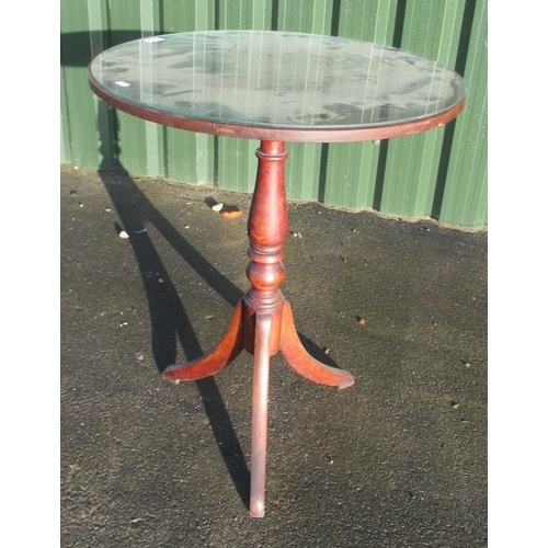 809 - C19th oak an elm wine table, with circular snap top, on turned column, 3 splay support, diameter 60.... 