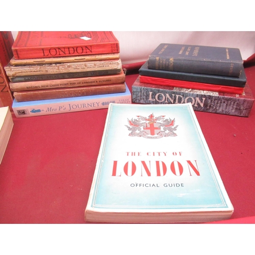 143 - Collection of guidebooks and other books on London (qty)