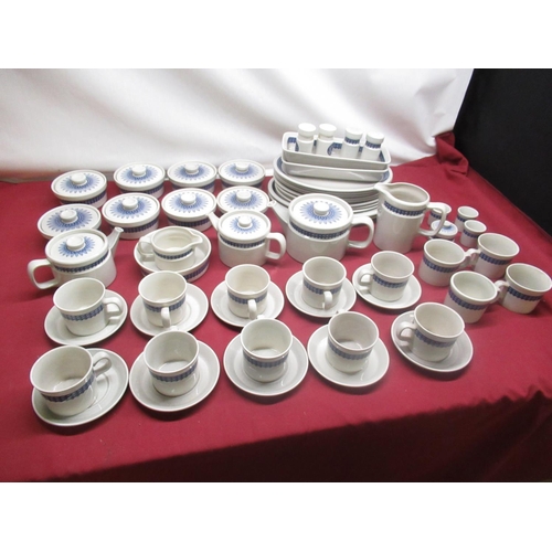 144 - Comprehensive Wedgwood Mexico pattern dinner and tea service comprising oval meat plates, teapots, c... 