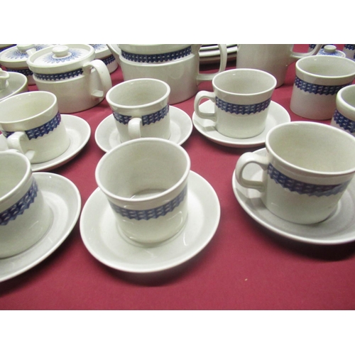 144 - Comprehensive Wedgwood Mexico pattern dinner and tea service comprising oval meat plates, teapots, c... 