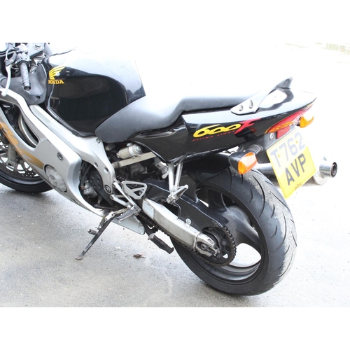 752 - Honda CBR 600F Ultima Light motorcycle, V5 present, MOT until Sept 2023, mileage 32992