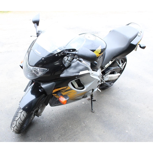 752 - Honda CBR 600F Ultima Light motorcycle, V5 present, MOT until Sept 2023, mileage 32992