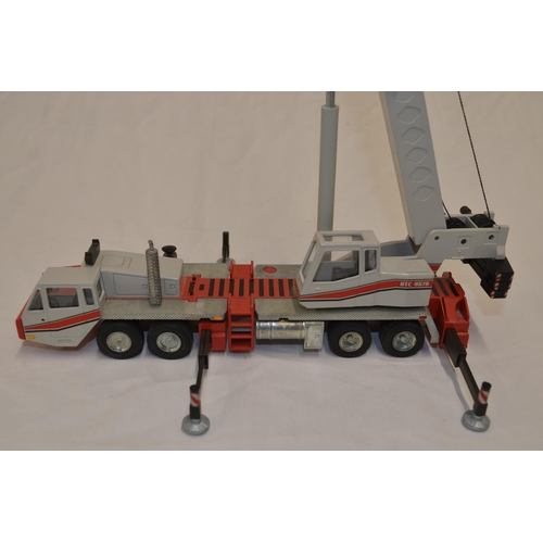 Boxed 1/50 scale diecast Link Belt HTC-8670 mobile telescopic