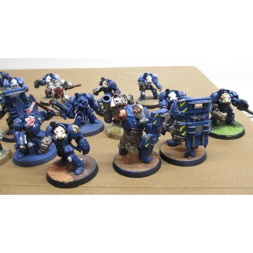 1438 - Warhammer 40k - Collection of painted figurines inc. Ultramarines, Terminators, Militarum Auxilla Bu... 