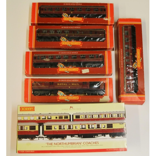 1499 - Hornby 00-gauge R 4428/ coach pack ;Northumbrian coaches: (3) 00gauge LMS Royal Mail coach and 4 oth... 