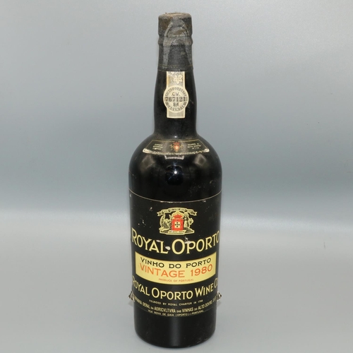 210 - Royal Oporto 1980 Vinho Do Port