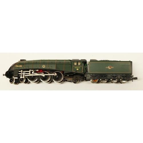 109 - Model railway: N gauge Trix Mallard 60022 locomotive with BR coal tender