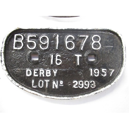 27 - Two wagon plates, B424272 21T Cravens Ltd 1958 and B591678 16T Derby 1957 (2)