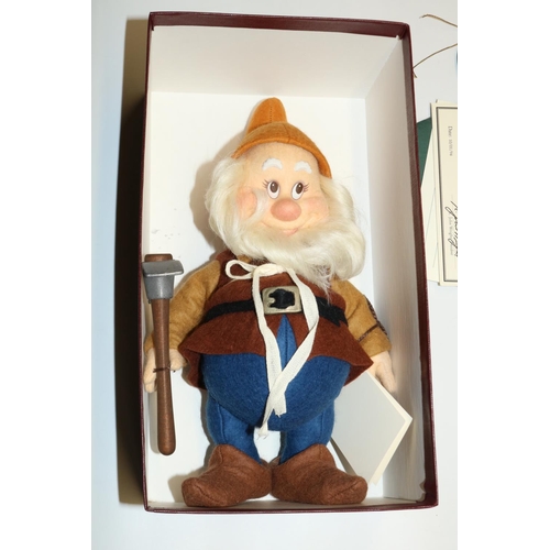 124 - R. John Wright Dolls Inc. 2003 rare artist's proof set of Walt Disney Snow White and the Seven Dwarf... 