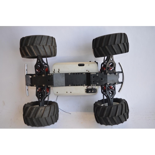 315 - Large Pro-Line 4WD nitro powered off road radio control car. Approx length 49cm.