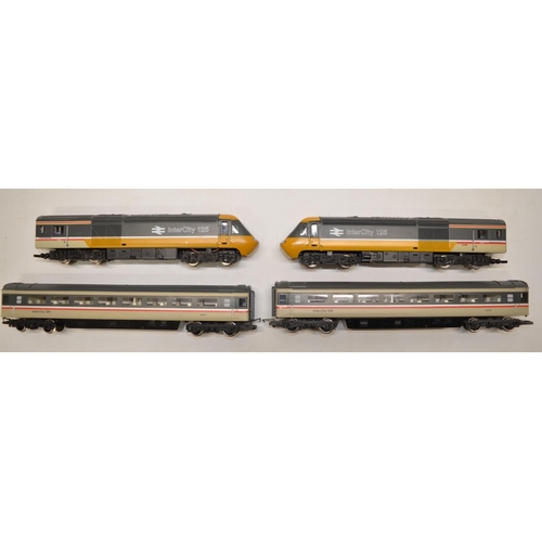 1067 - An incomplete Hornby High Speed Train Set with Intercity 125 and 2 passenger coaches. Models in good... 