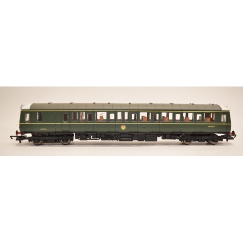 1069 - A collection of OO gauge electric locomotive models and a small scale static King Class (GWR) model ... 