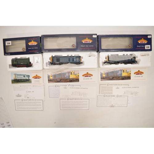 1073 - 3 boxed Bachmann 