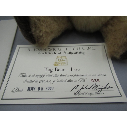 139 - R. John Wright Dolls Inc. Tag Bear Loo in golden brown mohair with collar, H23cm, limited edition 39... 