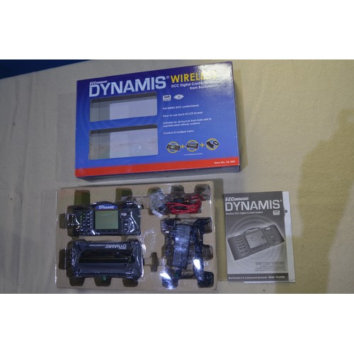 101 - Boxed EZ Command Dynamis wireless DCC digital control system from Bachmann, easy to use backlit LCD ... 