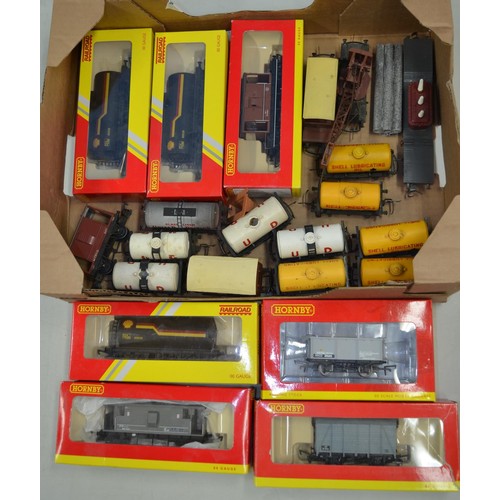 1077 - Collection of boxed and unboxed Hornby OO gauge wagons and tankers including 2 tonne tipper wagon an... 