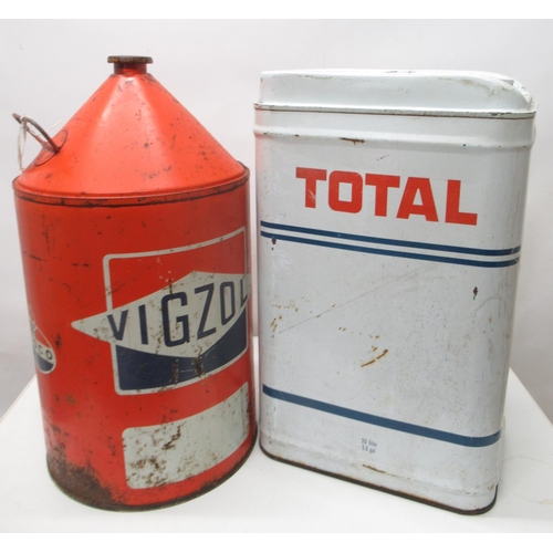 792H - Amoco Vigzol oil can & a Total 25 Litre oil can (2)