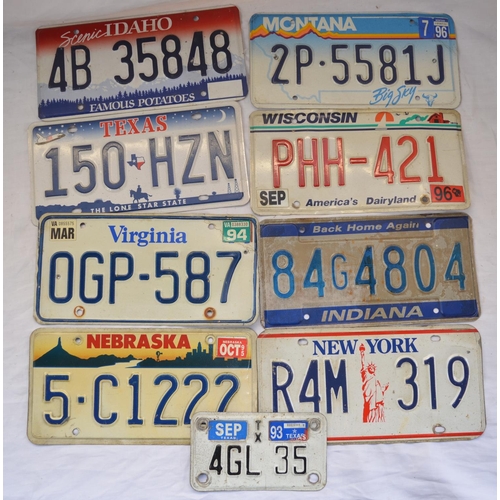 899 - Collection of 17 US/Canadian number plates incl. New York, Texas, North Carolina, Nassau, Alberta et... 