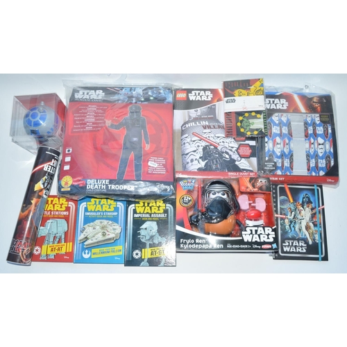 262 - Collection of Star Wars toys, puzzles, games etc including boxed Mr Potato Head, Stormtrooper and Da... 