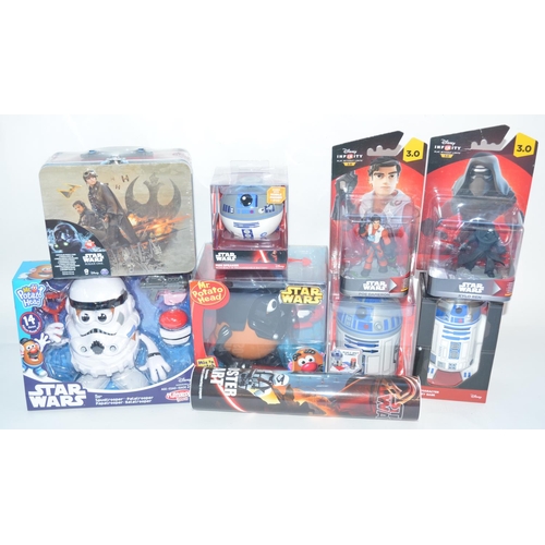 262 - Collection of Star Wars toys, puzzles, games etc including boxed Mr Potato Head, Stormtrooper and Da... 