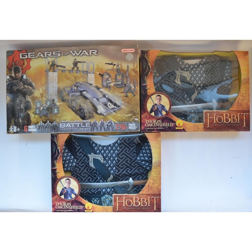 274 - Collection of fiction models and playsets including a boxed and sealed Meccano Gears Of War 