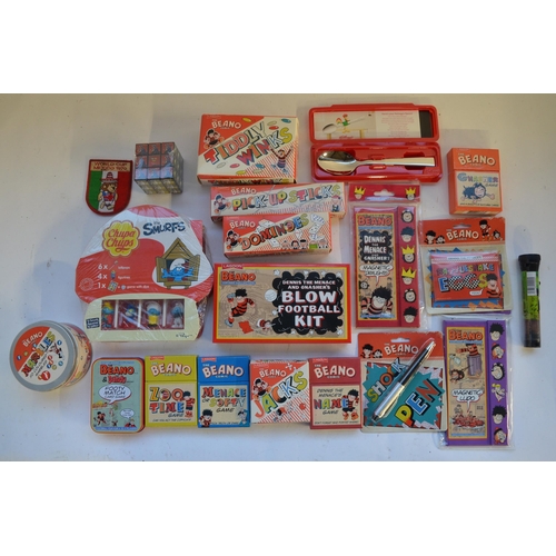 277 - Collection of games, lunch boxes, figure sets, a Saber hand held radio control transmitter, souvenir... 