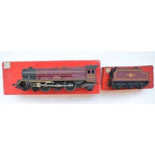 150 - Seven OO gauge electric steam locomotives including a boxed Tri-Ang 