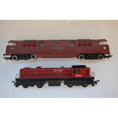 153 - Collection of used OO/HO gauge electric train models from Hornby and Tri-Ang. Includes a Hornby 