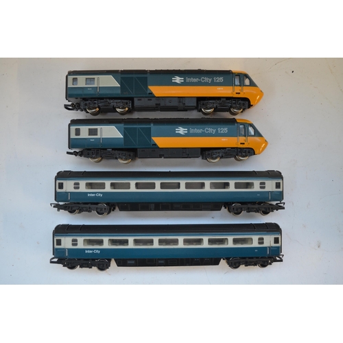 153 - Collection of used OO/HO gauge electric train models from Hornby and Tri-Ang. Includes a Hornby 