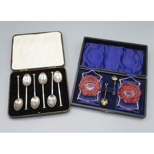 36 - George V cased set of 6 silver coffee spoons with seal terminals, Sheffield 1926 and a early C20th c... 