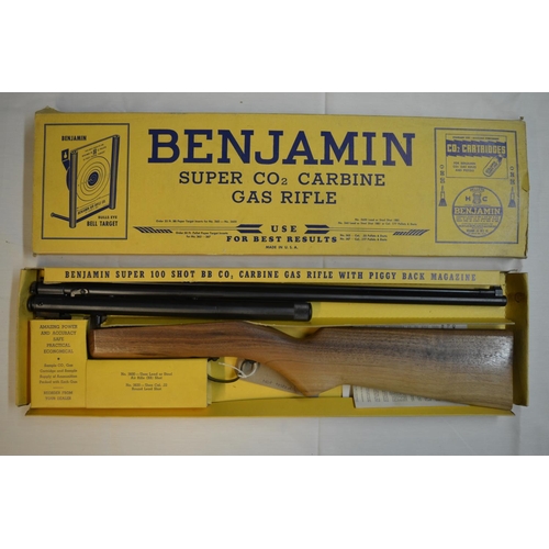 602 - Boxed Benjamin Super CO2 .177 Carbine Gas Rifle. Excellent little used condition, with instruction m... 