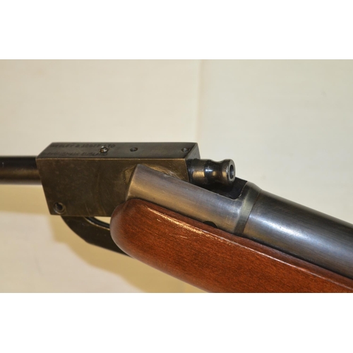 646 - Webley Hawk MK2 .22 break barrel rifle, serial number 545676. Holds compression and fires well but s... 