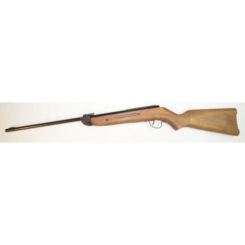 691 - Diana Series 70 Model 71 .22 break barrel air rifle. The gun holds compression and fires well, howev... 