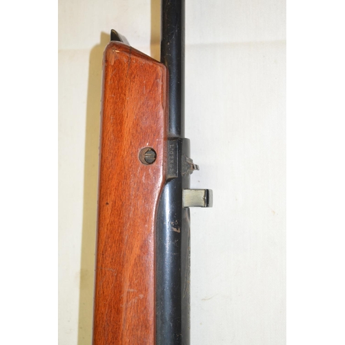 677 - BSA Merlin .22 under lever air rifle in good working order. Overall good used condition. SN L02881.