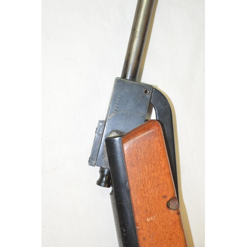 680 - Webley Vulcon .22 break barrel air rifle in working order and in overall good condition. No rear sig... 