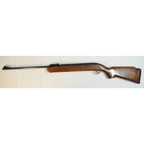 696 - BSA Airsporter Mk5 .22 under lever air rifle in full working order. Gun in overall good used conditi... 