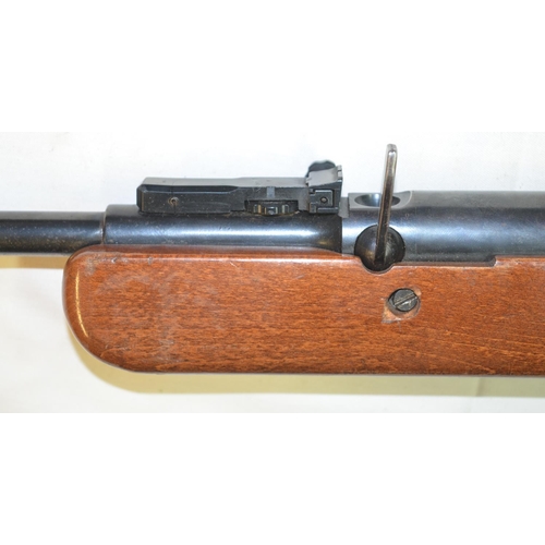 696 - BSA Airsporter Mk5 .22 under lever air rifle in full working order. Gun in overall good used conditi... 