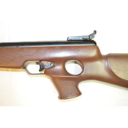 703 - BSA Buccaneer .22 break barrel air rifle in full working order. Gun in excellent little used conditi... 