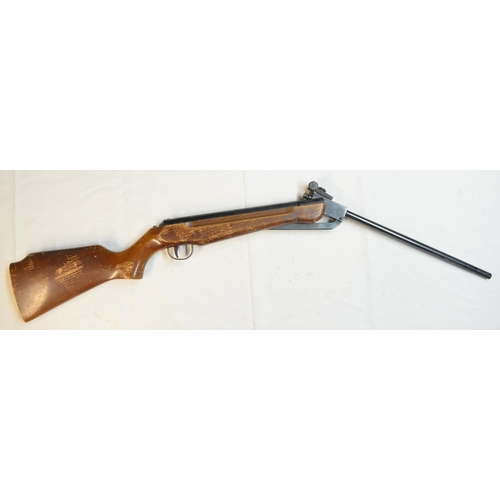 704 - Webley Hawk Mk2 break barrel air rifle in working order. Gun in overall fair condition though the st... 