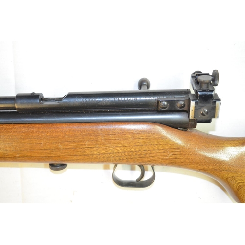 705 - Vintage Crossman 160 .22 CO2 powered bolt action single shot air rifle, not tested. Gun is in very g... 