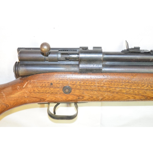 706 - Vintage Crossman 400 CO2 powered bolt action .22 repeating air rifle, not tested. Gun in overall goo... 