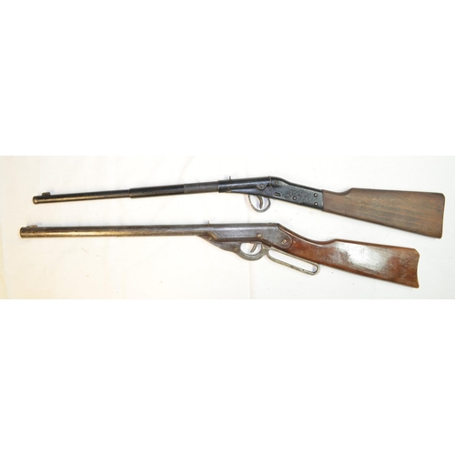 711 - Two vintage tin plate pellet guns, a Marksman King and a Haenel, both in working order, overall exte... 