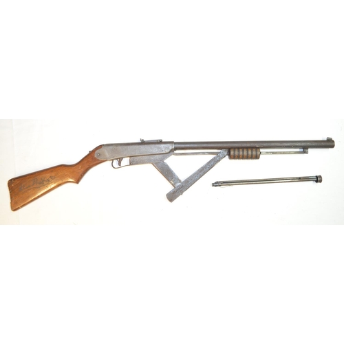 712 - Vintage Daisy Model 25 pump action pellet gun in working order, fair used overall condition, please ... 