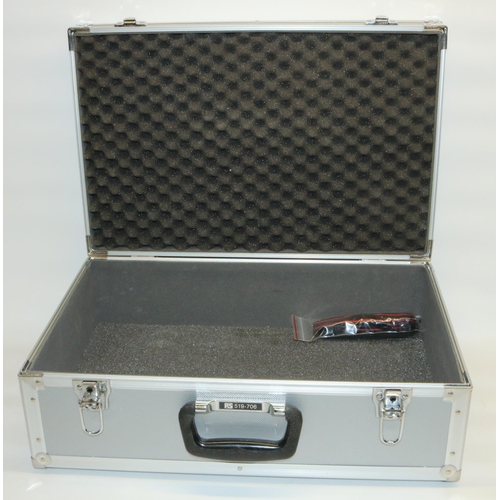 488 - RS 519-706 internally cushioned aluminium equipment case, 52x34cm