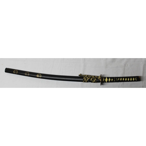 122 - Quality reproduction katana in scabbard, blade L27.5